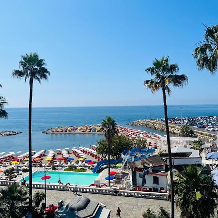 Ferienwohnung Brezza Di Mare Imperia Exterior foto