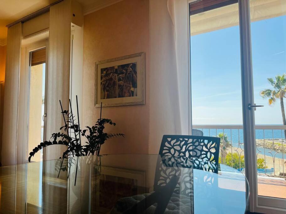 Ferienwohnung Brezza Di Mare Imperia Exterior foto
