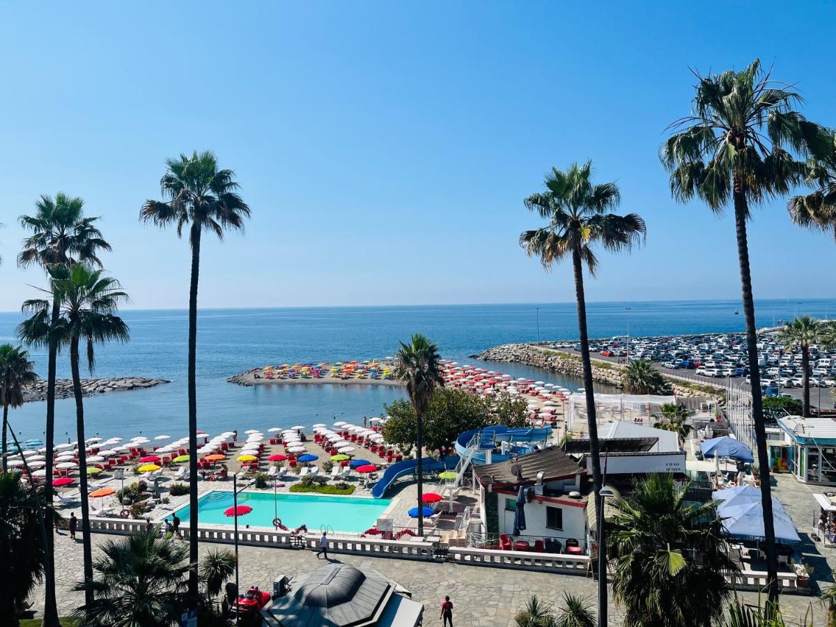 Ferienwohnung Brezza Di Mare Imperia Exterior foto